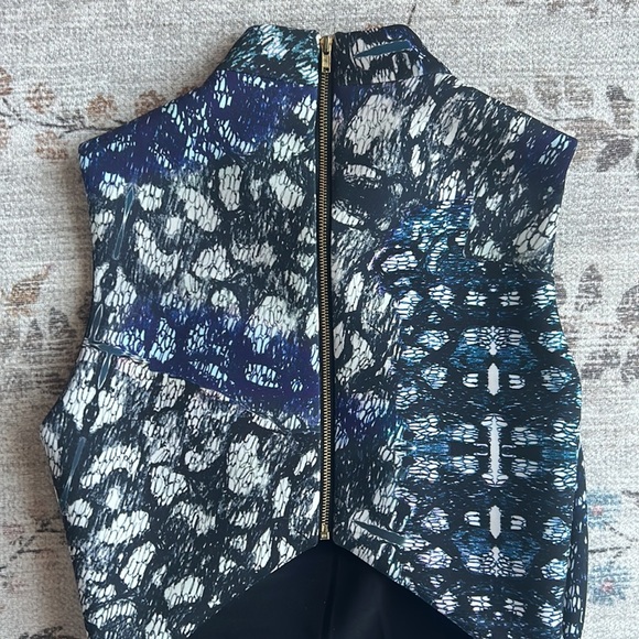 Hunter Bell Blue Printed Sleeveless Cutout Stevie
Mini Dress Size 0 - Picture 8 of 9